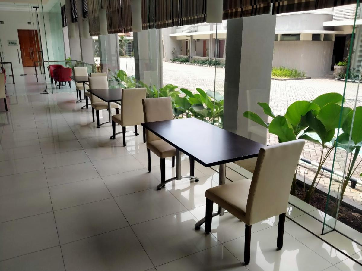 Hotel Quirin Семаранг Экстерьер фото