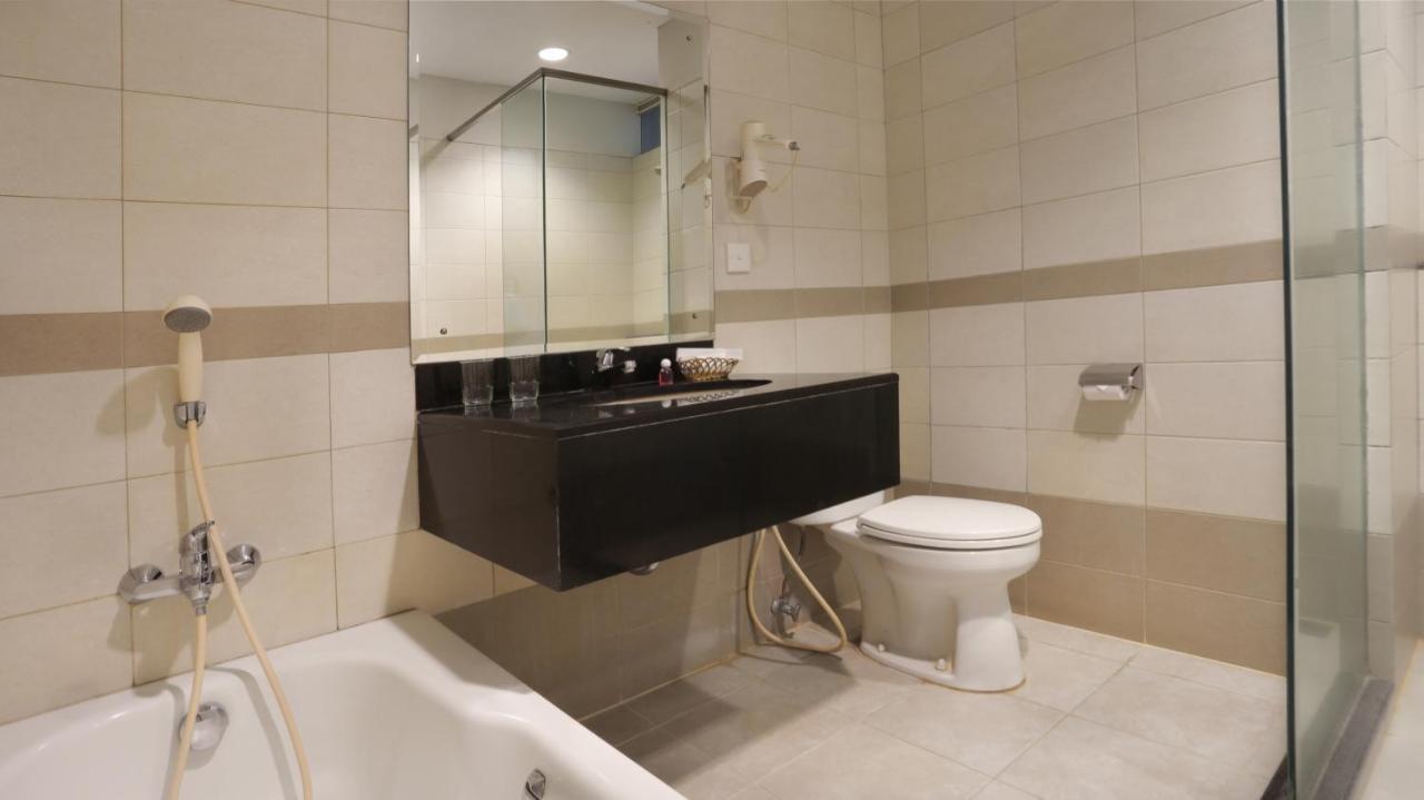 Hotel Quirin Семаранг Экстерьер фото