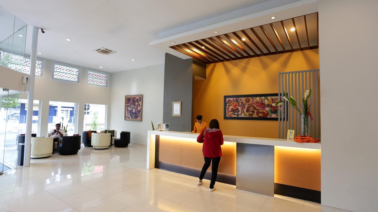 Hotel Quirin Семаранг Экстерьер фото