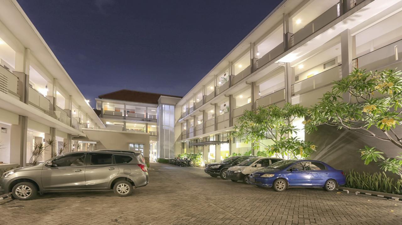 Hotel Quirin Семаранг Экстерьер фото