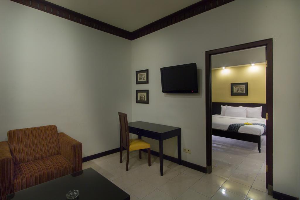 Hotel Quirin Семаранг Номер фото
